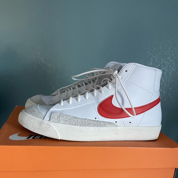 Nike Blazer Mid ‘77 Vintage White Mantra Orange Sail 10.5